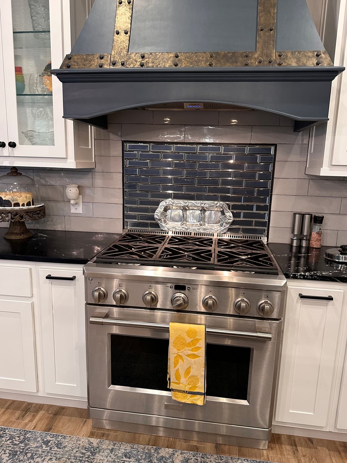 Statement Range & Hood